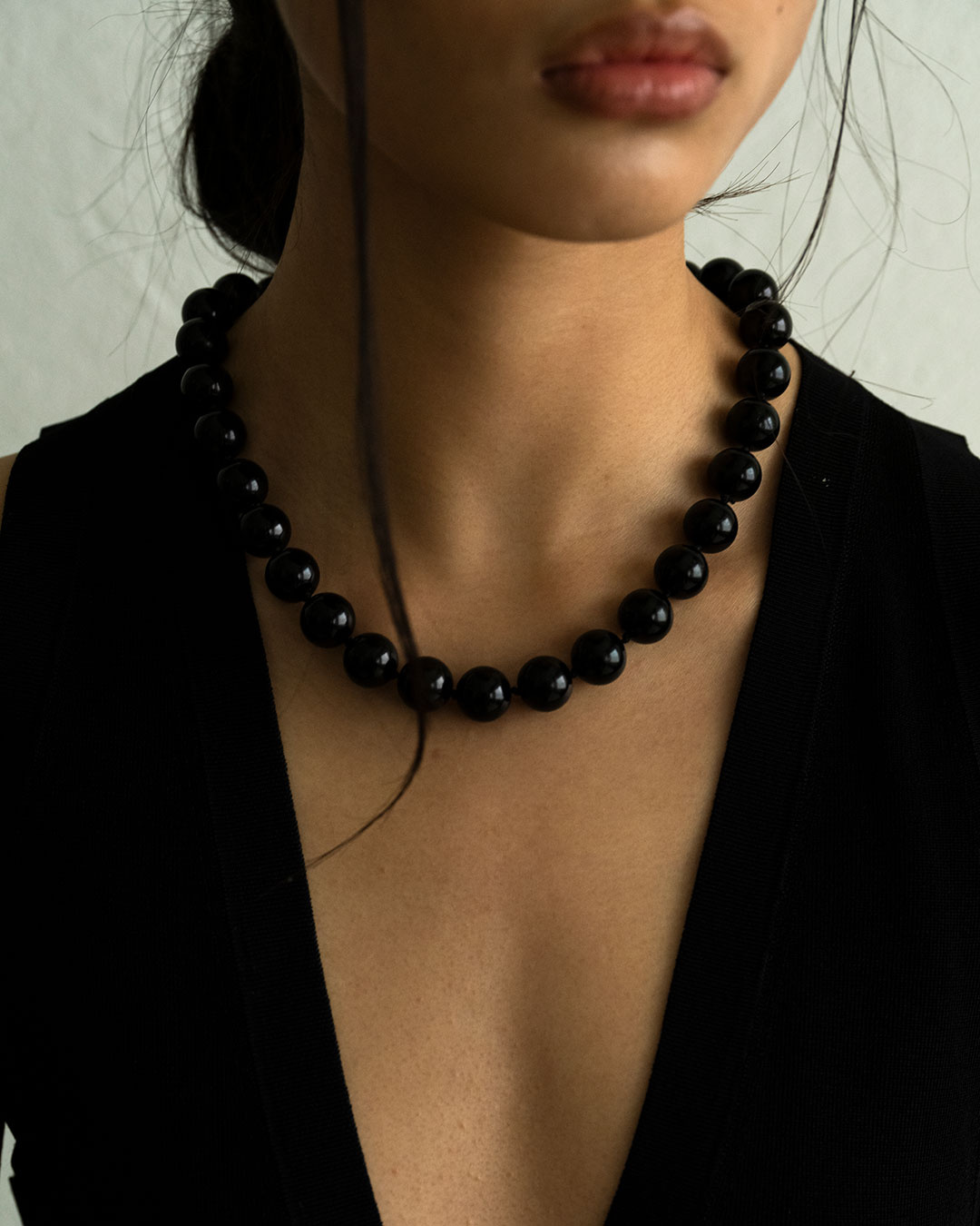 Large Black Bead Necklace | ani-jewels.com | Bianca Ingrosso