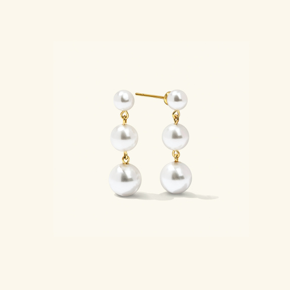 Triple Pearl Earrings Gold in the group Shop / Earrings at ANI (ANI-0523-008)