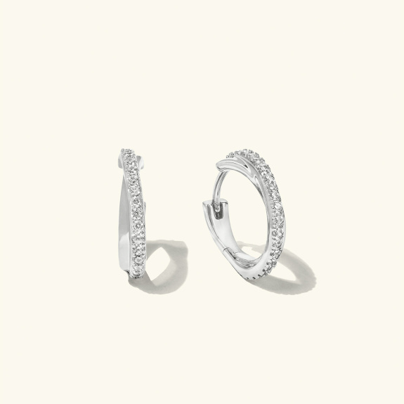 Dualité Hoops Small Silver in the group Shop / Earrings at ANI (ANI-1223-002)