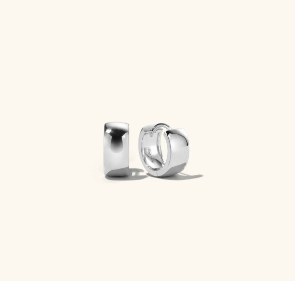 Bold Huggie Hoops Silver in the group Shop / Earrings at ANI (ANI03042)
